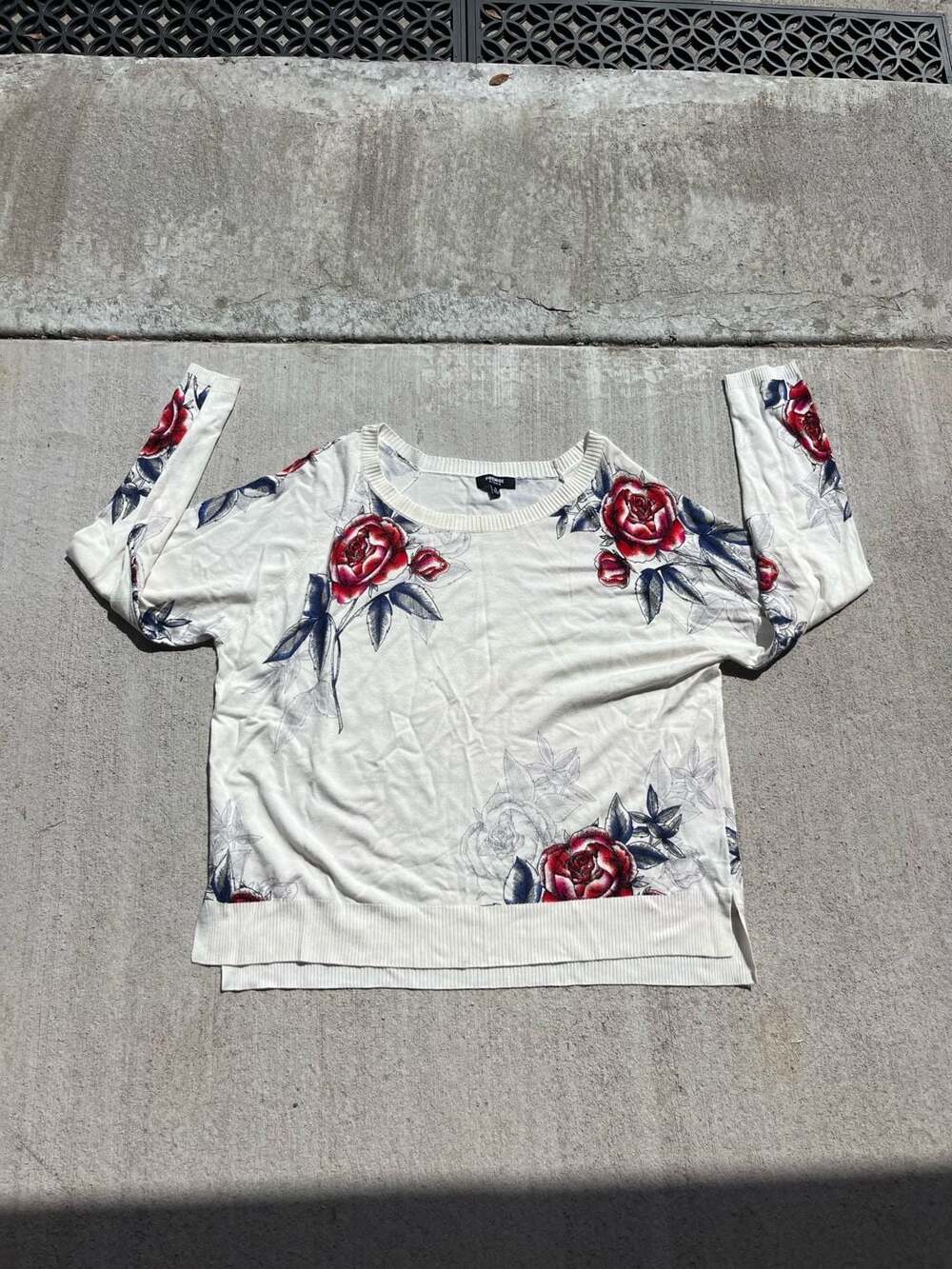 Premise Studio Women's White Long Sleeve Floral Rose Print Scoop Neck Sweater XL